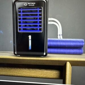 Black and Blue Mattress Cover